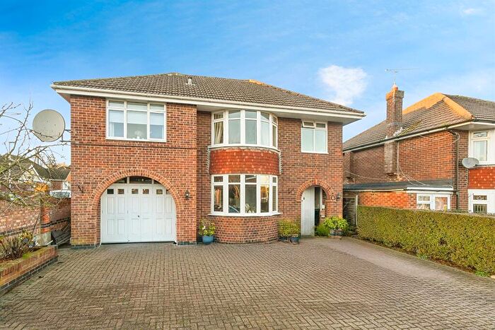 5 Bedroom Detached House For Sale In Windsor Road, Swindon, SN3