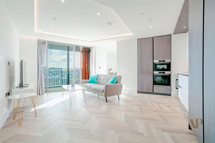 1 Bedroom Flat To Rent In Brigade Mews, London, SE1