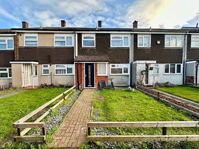 3 Bedroom Terraced House For Sale In Axe Close, Luton, LU3