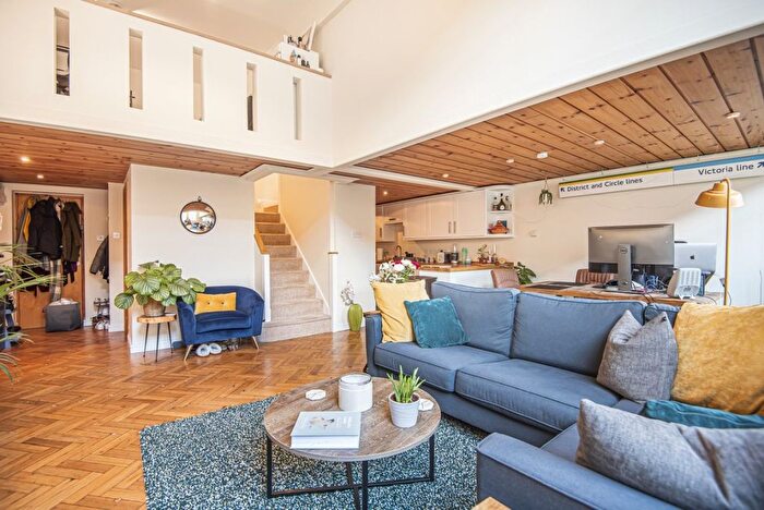 2 Bedroom Flat For Sale In Beta Place, Clapham Common, London, SW4