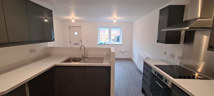 2 Bedroom Terraced House To Rent In Eastgate Street, SO14