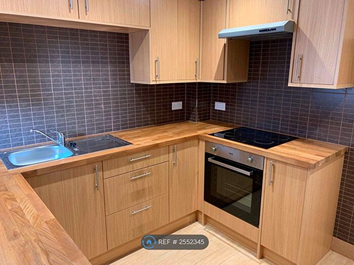 2 Bedroom Flat To Rent In Crabton Close Road, Bournemouth, BH5