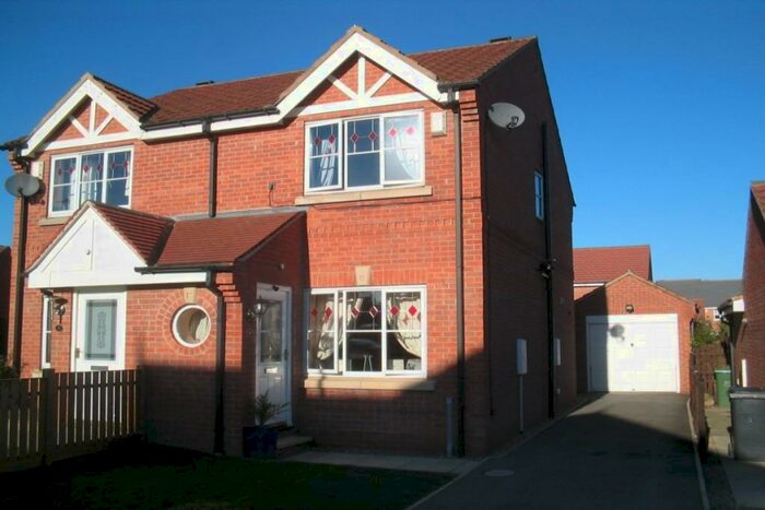 2 Bedroom Semi-Detached House To Rent In Chepstow Drive, Leeds, West Yorkshire, LS10