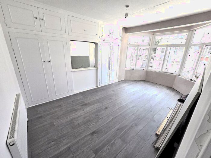 4 Bedroom Property To Rent In Bradford Road, Ilford, IG1
