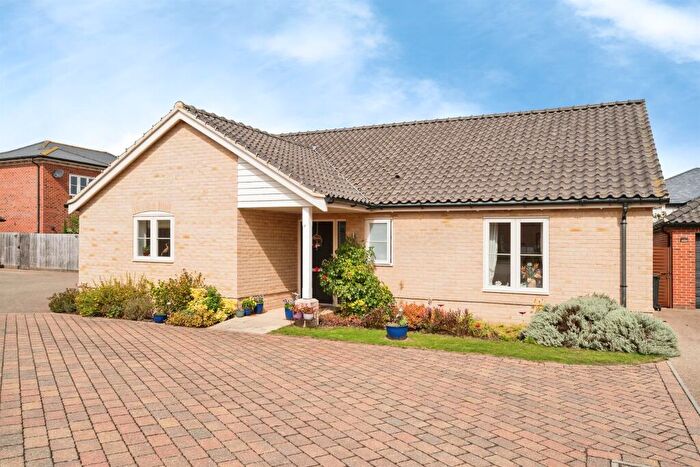 3 Bedroom Detached Bungalow For Sale In Magpie Close, Holt, NR25