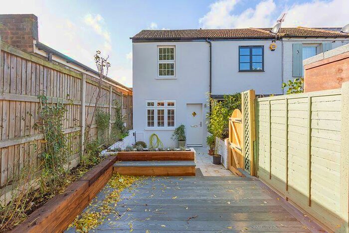 2 Bedroom Cottage To Rent In Howard Street, Thames Ditton, KT7