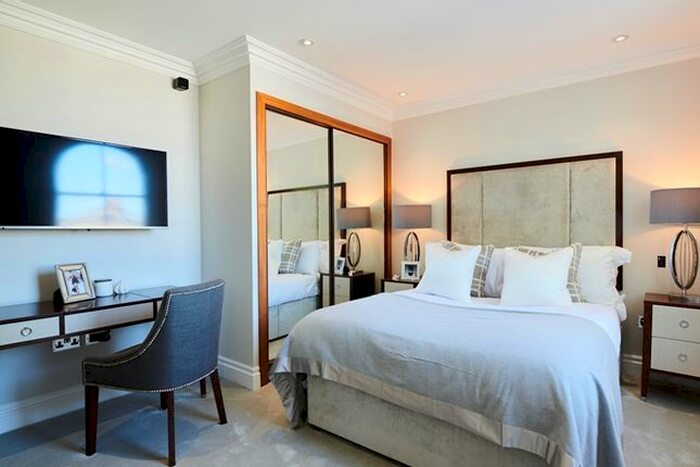 2 Bedroom Flat To Rent In Garden House, Bayswater, W2