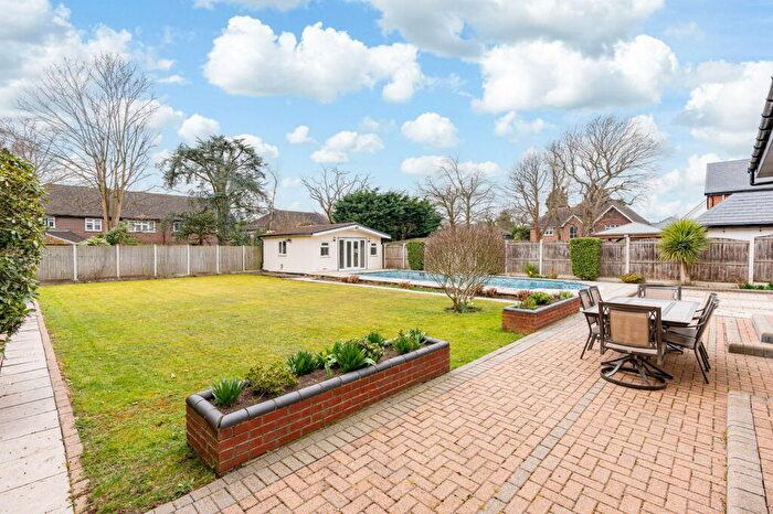 5 Bedroom Detached House For Sale In Parkstone Avenue, Emerson Park, RM11