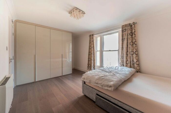 2 Bedroom Flat To Rent In Montagu Row, Marylebone, London, W1U