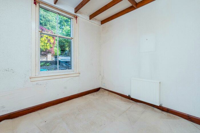 1 Bedroom Flat For Sale In Buchanan Street, Dunfermline, KY12