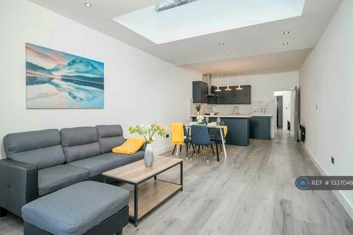 2 Bedroom Apartment To Rent In Barking Road, London, E13