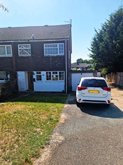 4 Bedroom End Of Terrace House To Rent In Woodbridge Close, Luton, LU4