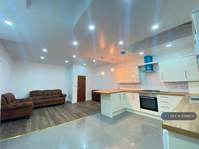 4 Bedroom Terraced House To Rent In Lincoln Road, London, E13