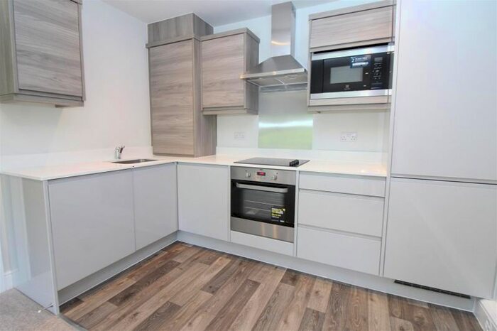 1 Bedroom Flat To Rent In Woodland Court, Soothouse Spring, Childwick Green, St Albans, AL3