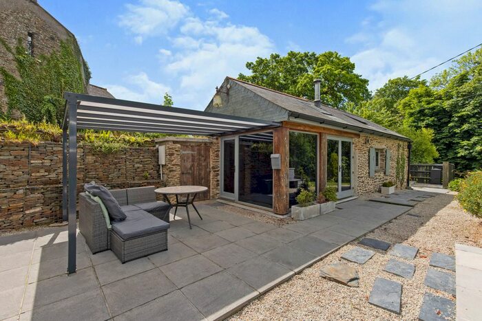 1 Bedroom Bungalow For Sale In Saltash, Cornwall, PL12