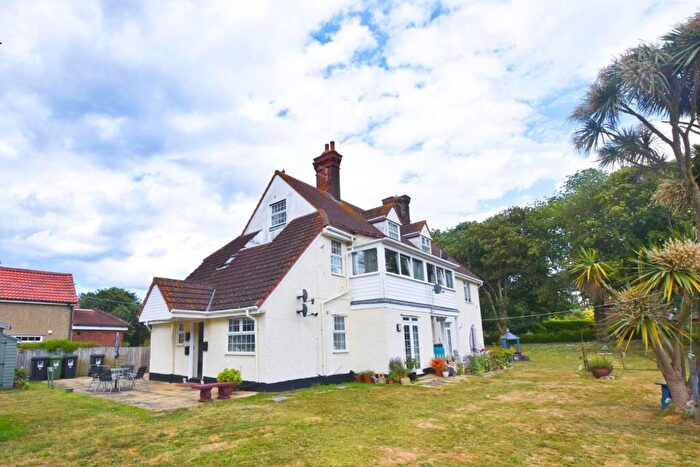 2 Bedroom Apartment To Rent In Coast Road, Overstrand, NR27