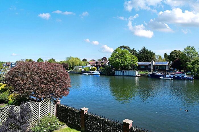 3 Bedroom Detached House For Sale In The Moorings, Old Windsor, Windsor, SL4