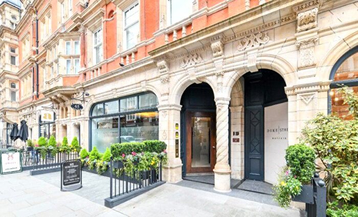 3 Bedroom Flat To Rent In Duke Street, Mayfair, London, W1K