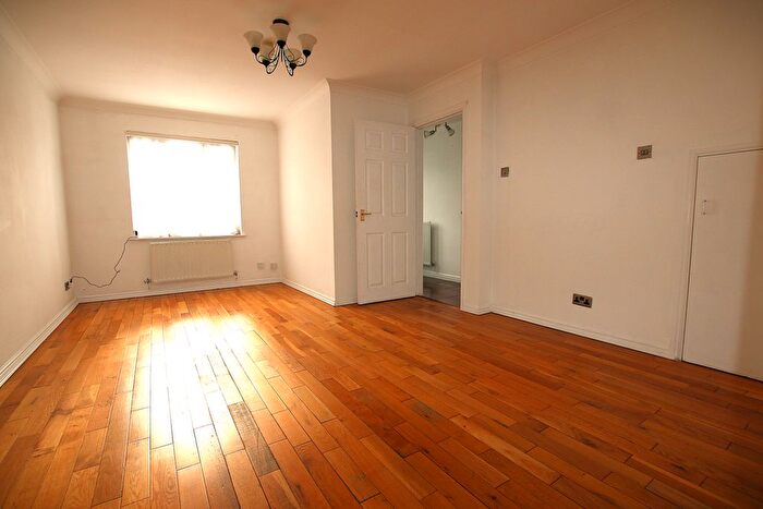 3 Bedroom Terraced House For Sale In High Street, Colnbrook, Slough, SL3