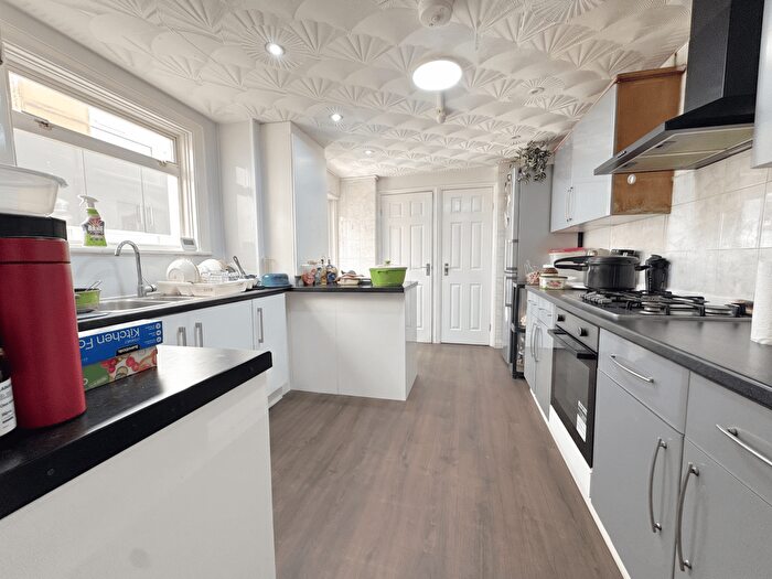 3 Bedroom Terraced House For Sale In Heigham Road, East Ham, London, E6