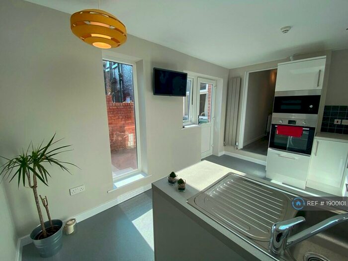 5 Bedroom Terraced House To Rent In Gainsborough Road, Liverpool, L15