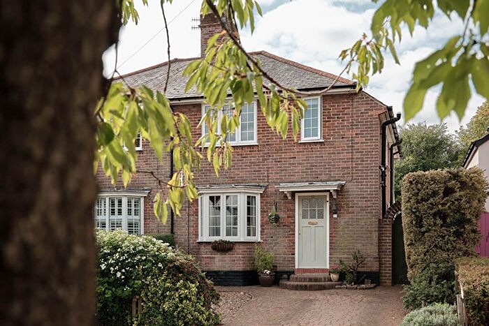 3 Bedroom Semi-Detached House For Sale In Greenway, Berkhamsted, Hertfordshire, HP4