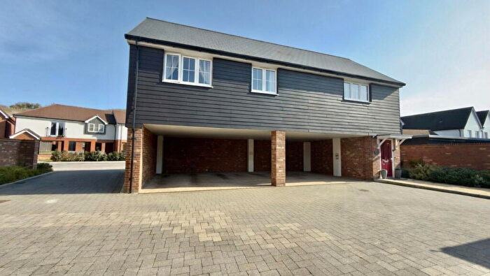 2 Bedroom Coach House For Sale In Worrall Drive, Wouldham, ME1