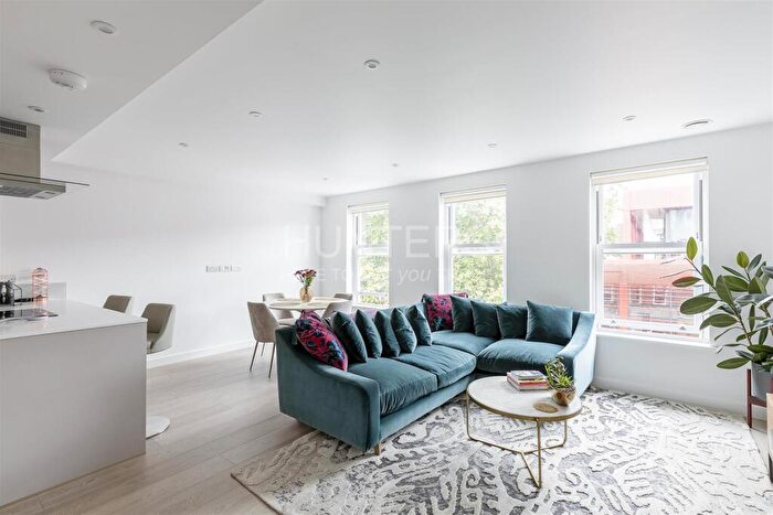 1 Bedroom Apartment To Rent In Britton Street, London, EC1M