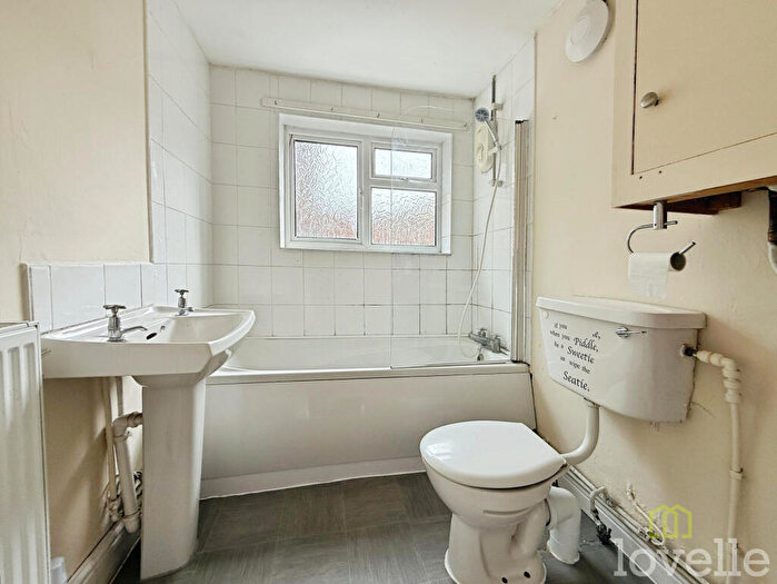 2 Bedroom End Of Terrace House To Rent In Cleveland Street, Gainsborough, DN21