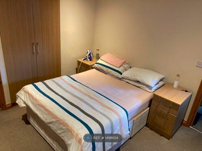 1 Bedroom Flat To Rent In Whitley Wood Lane, Reading, RG2