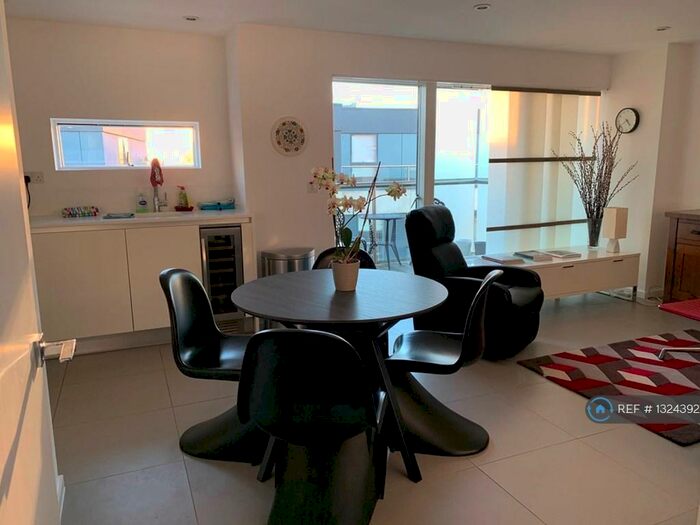 2 Bedroom Flat To Rent In Dance Square, London, EC1V