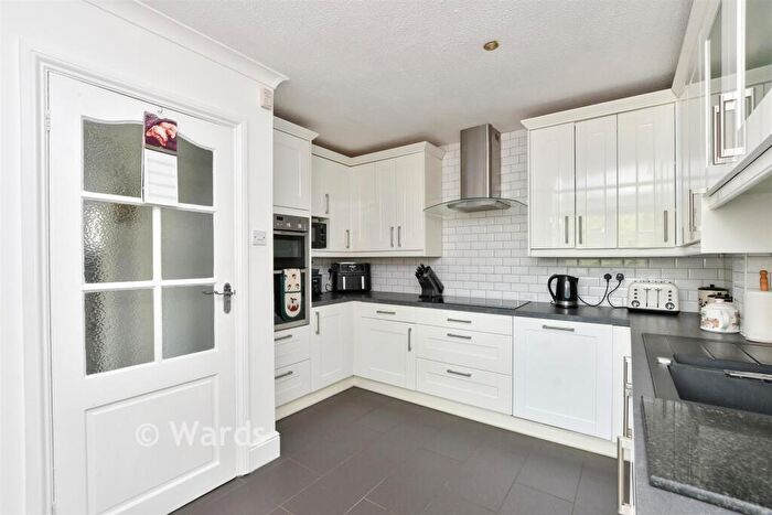 4 Bedroom Link Detached House For Sale In Park Wood Close, Broadstairs, Kent, CT10