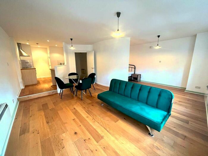 1 Bedroom Apartment To Rent In Harewood Street Leeds, LS2