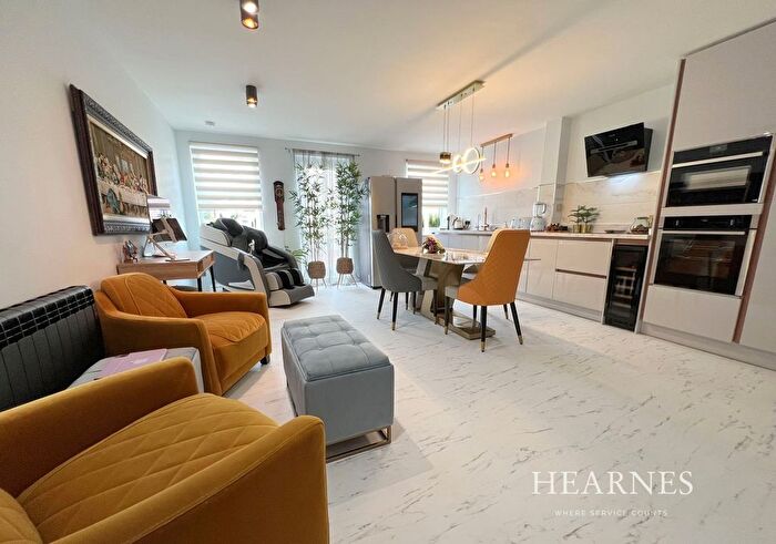 2 Bedroom Flat For Sale In Strand Street, Poole, BH15