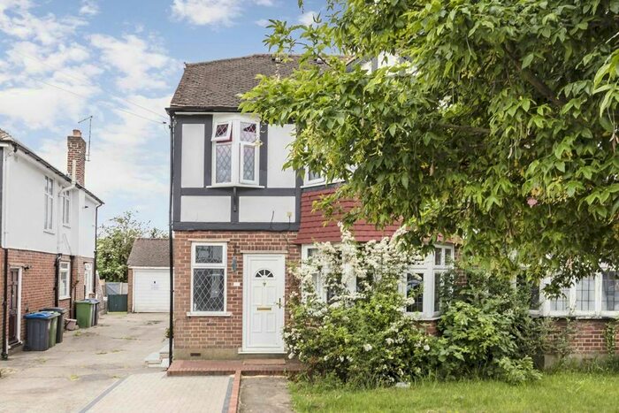 1 Bedroom Flat To Rent In Vale Crescent, London, SW15