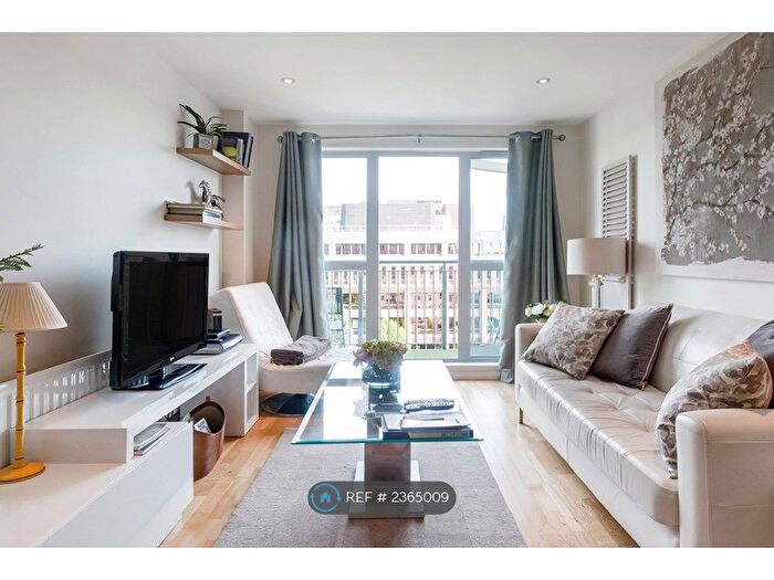 2 Bedroom Flat To Rent In Enterprise Place, Woking, GU21