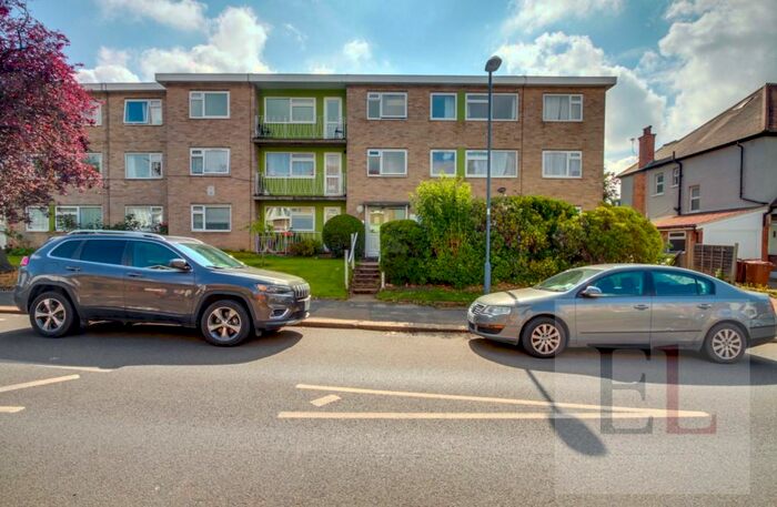 2 Bedroom Flat To Rent In Pinner View, Harrow, Greater London, HA1
