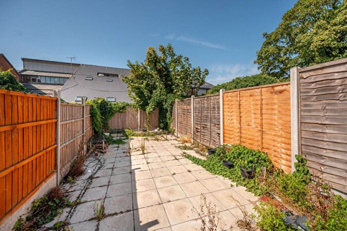 3 Bedroom Semi-Detached House For Sale In Worcester Road, Manor Park, London, E12