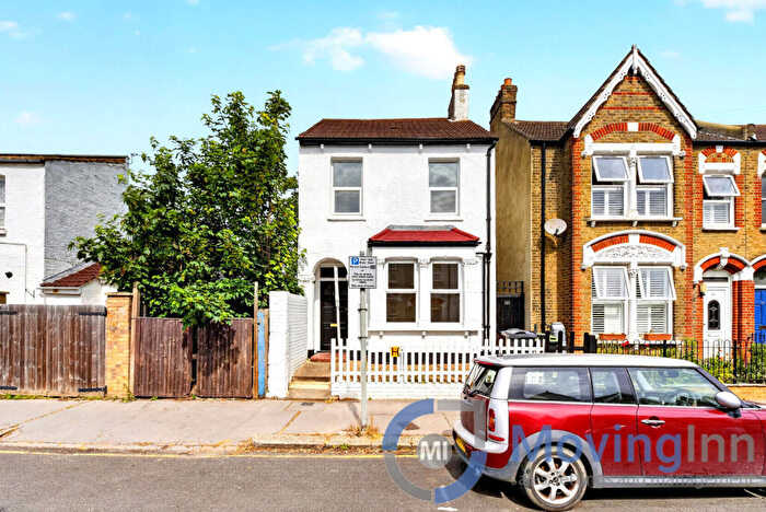 4 Bedroom Detached House For Sale In Werndee Road, London, SE25