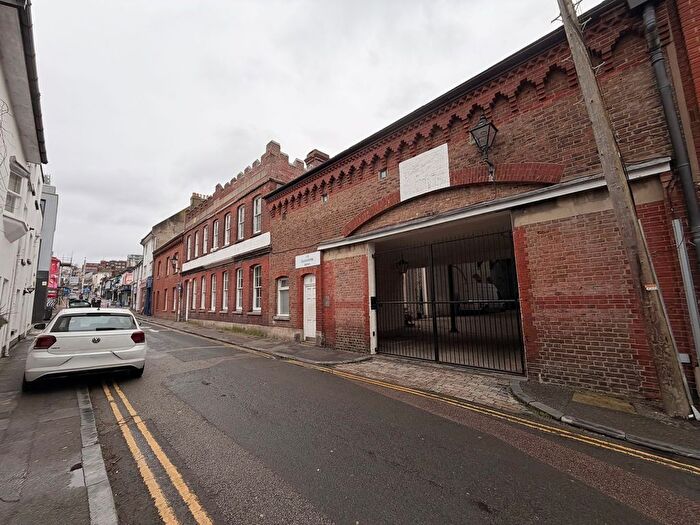 2 Bedroom Terraced House To Rent In Gloucester Road, Brighton, BN1
