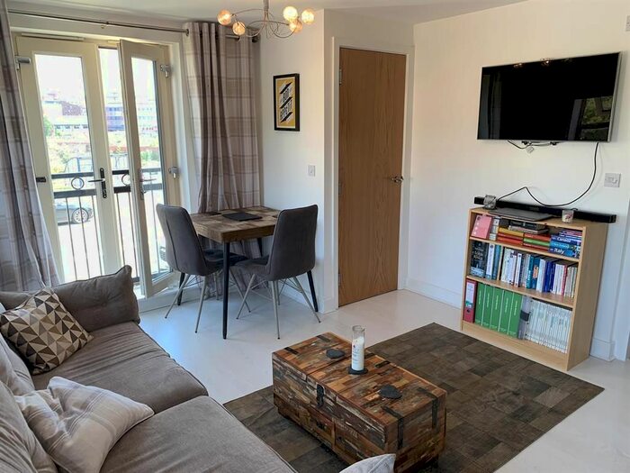 2 Bedroom Town House To Rent In Holts Crest Way, Leeds, LS12