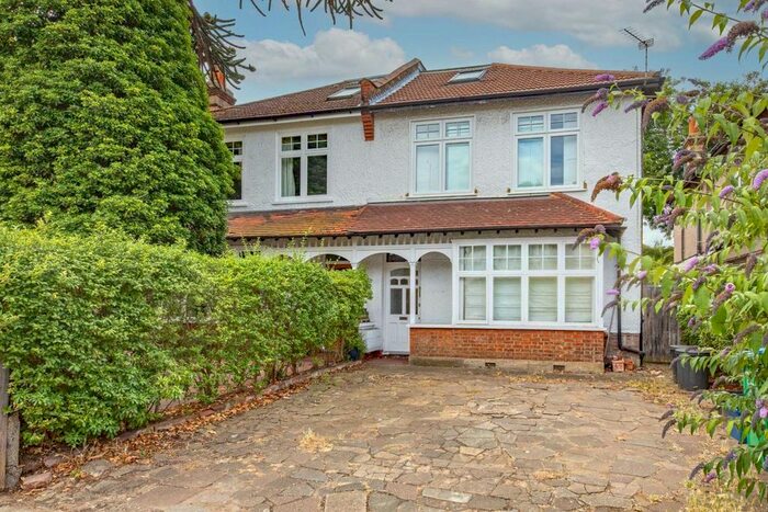 1 Bedroom Flat To Rent In Kingston Road, Teddington, TW11