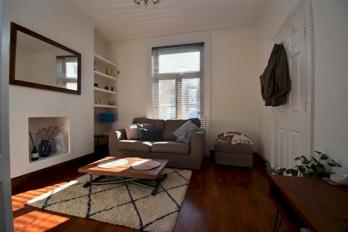 1 Bedroom Flat To Rent In Crescent Road, London, SE18