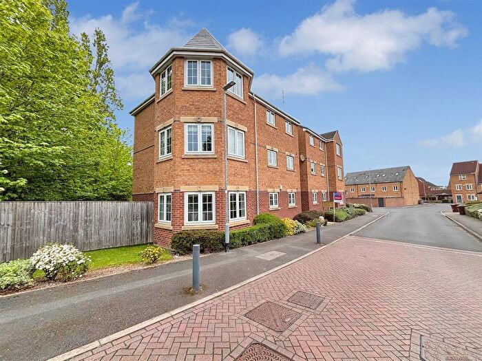2 Bedroom Flat To Rent In Tingle View, New Farnley, Leeds, LS12