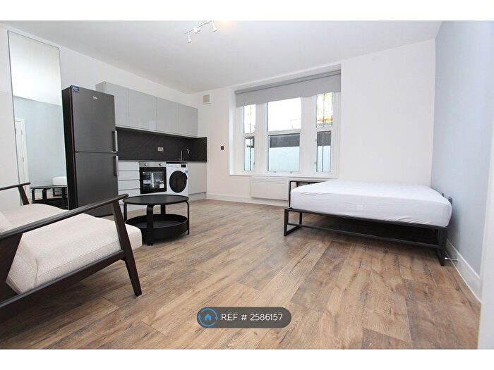 Studio To Rent In Junction Road, London, N19