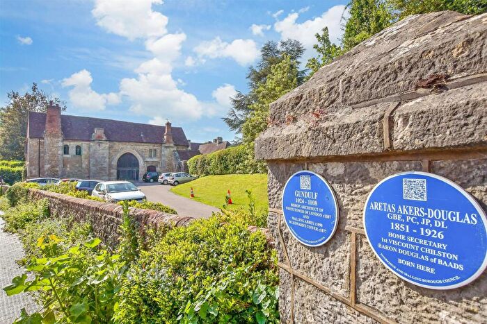 1 Bedroom Apartment For Sale In Swan Street, West Malling, Kent, ME19