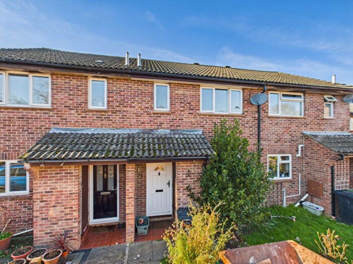 3 Bedroom Terraced House For Sale In Candover Close, Tadley, RG26