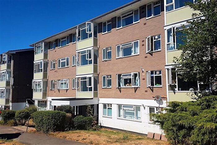 2 Bedroom Flat To Rent In Southfield Park, Oxford, OX4