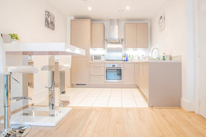 2 Bedroom Apartment To Rent In Mead Lane, Hertford, SG13