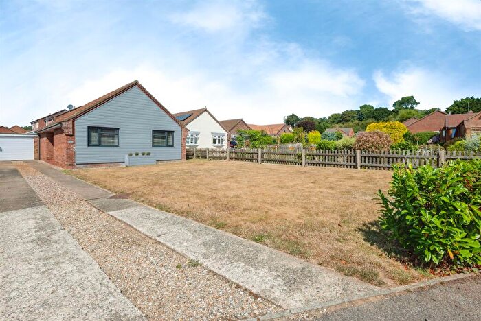 3 Bedroom Detached Bungalow For Sale In Hawthorn Rise, Mundesley, Norwich, NR11